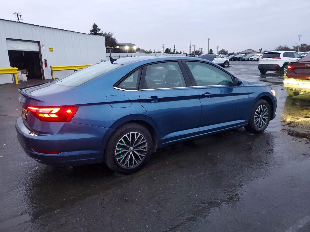 2021 Volkswagen Jetta S - Фото 3