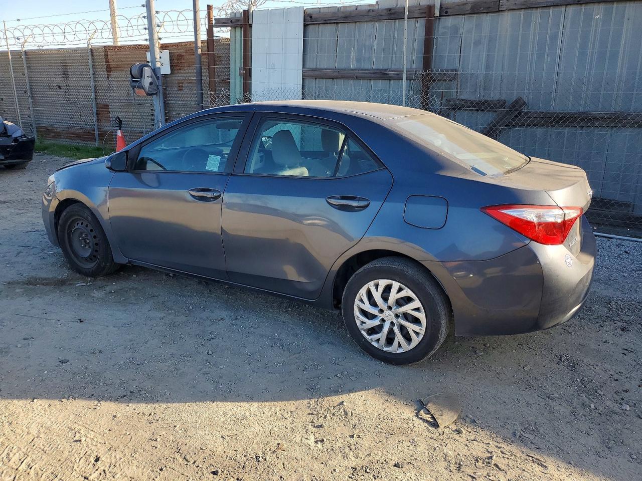 2016 Toyota Corolla L - Фото 2
