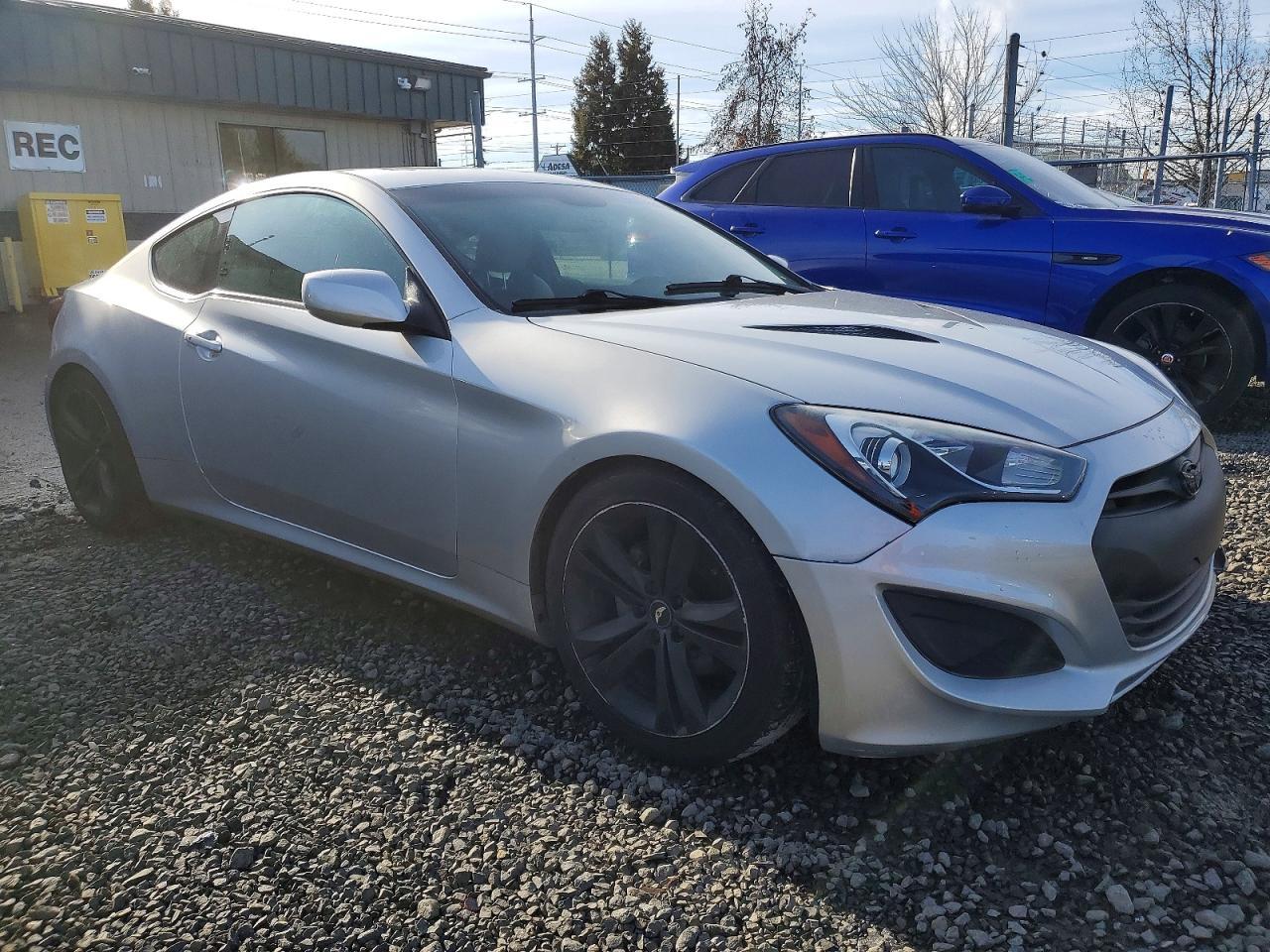2013 Hyundai Genesis Coupe 2.0T - Фото 4
