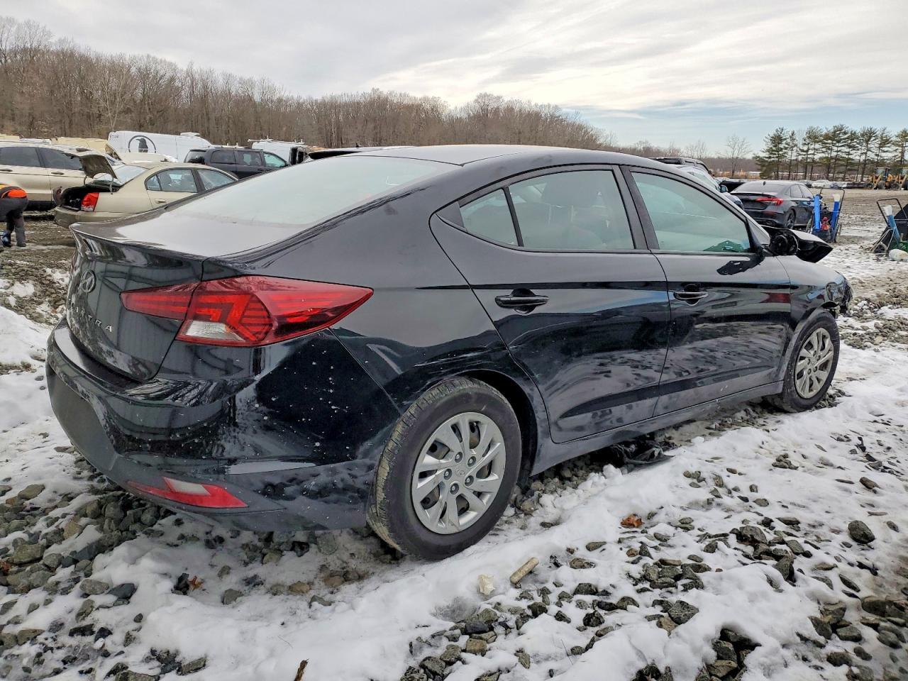 2019 Hyundai Elantra Se - Фото 3
