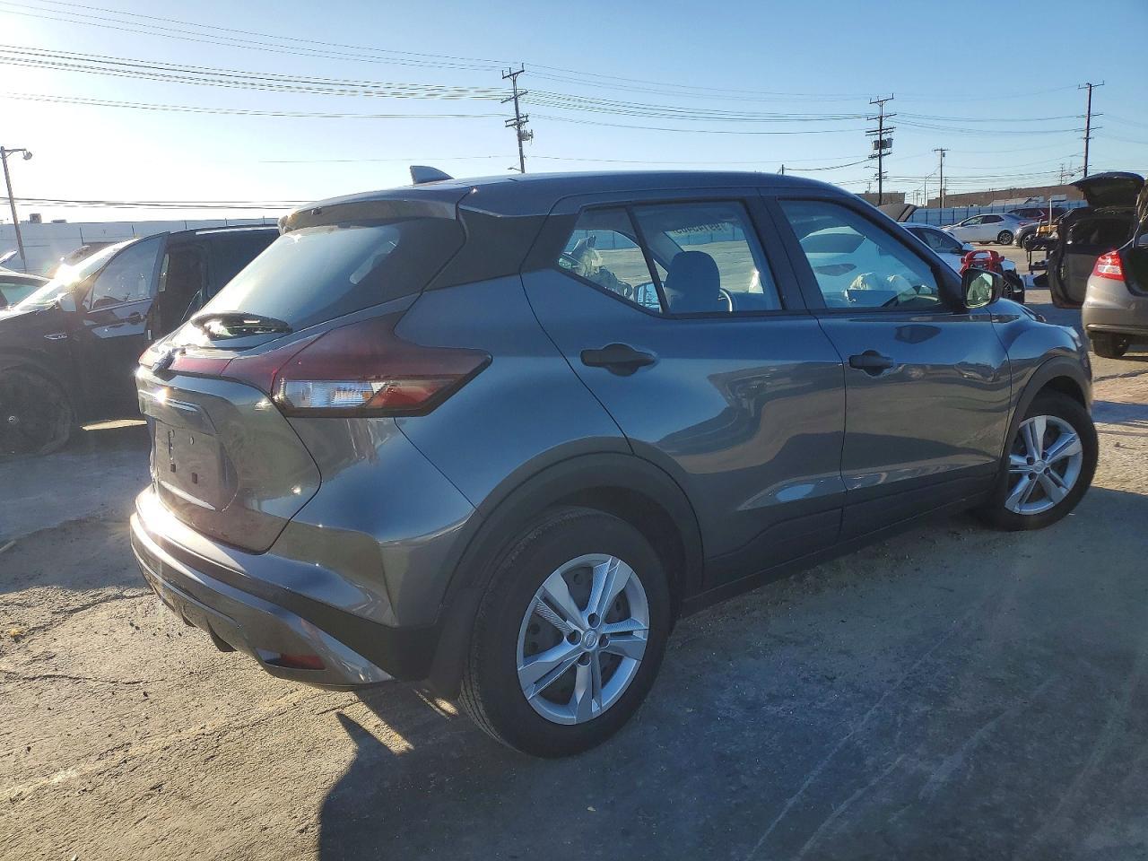 2025 Nissan Kicks Play S - Фото 3
