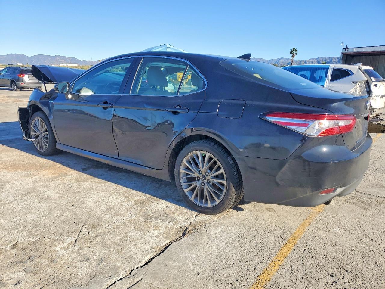 2019 Toyota Camry Hybrid - Image 2