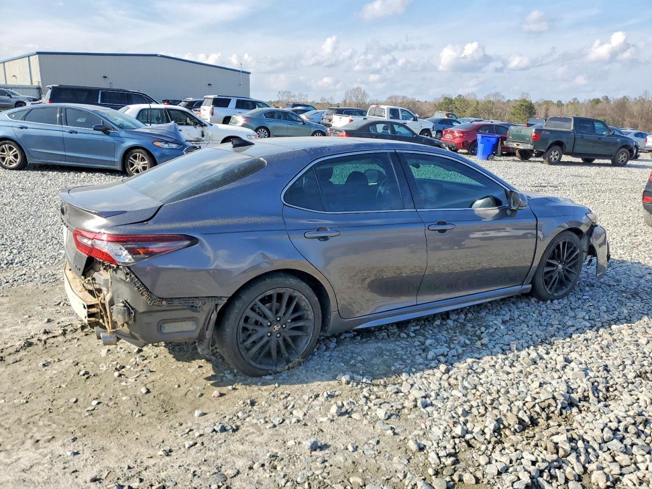 2021 Toyota Camry Xse - Фото 3
