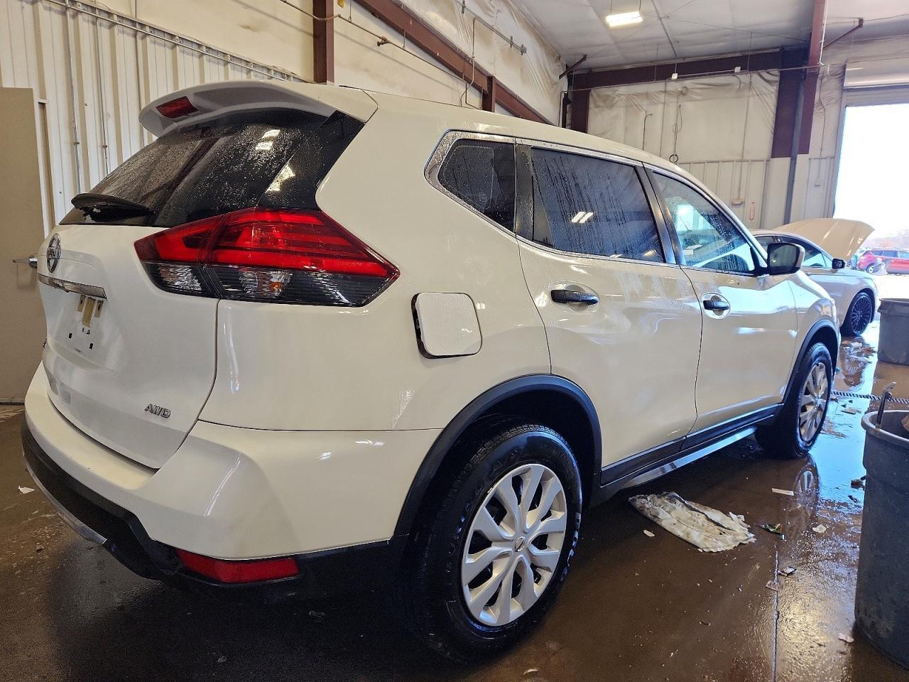 2017 Nissan Rogue S - Фото 3