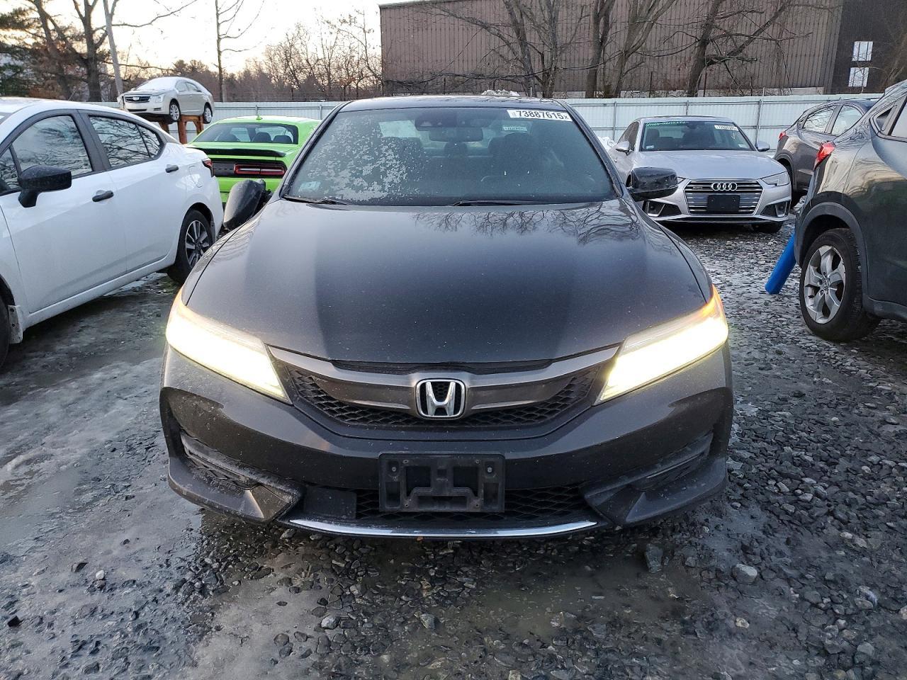 2017 Honda Accord Touring - Image 5