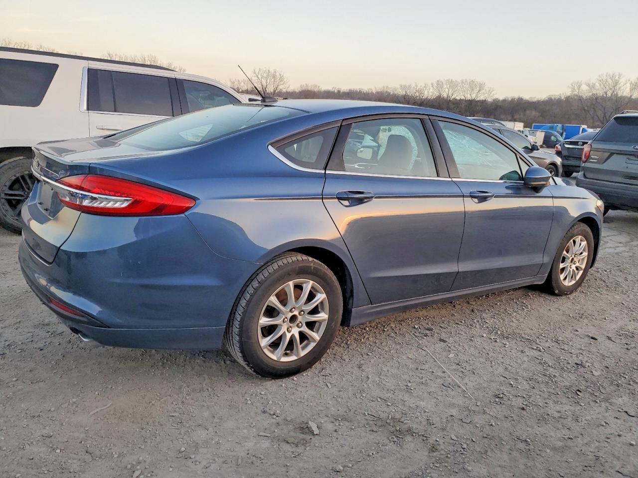 2018 Ford Fusion S - Image 3