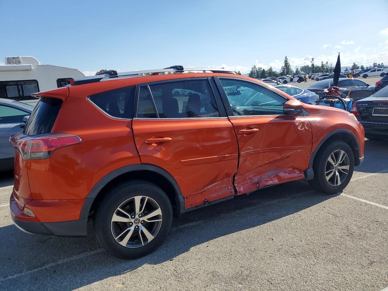 2016 Toyota Rav4 Xle - Фото 3