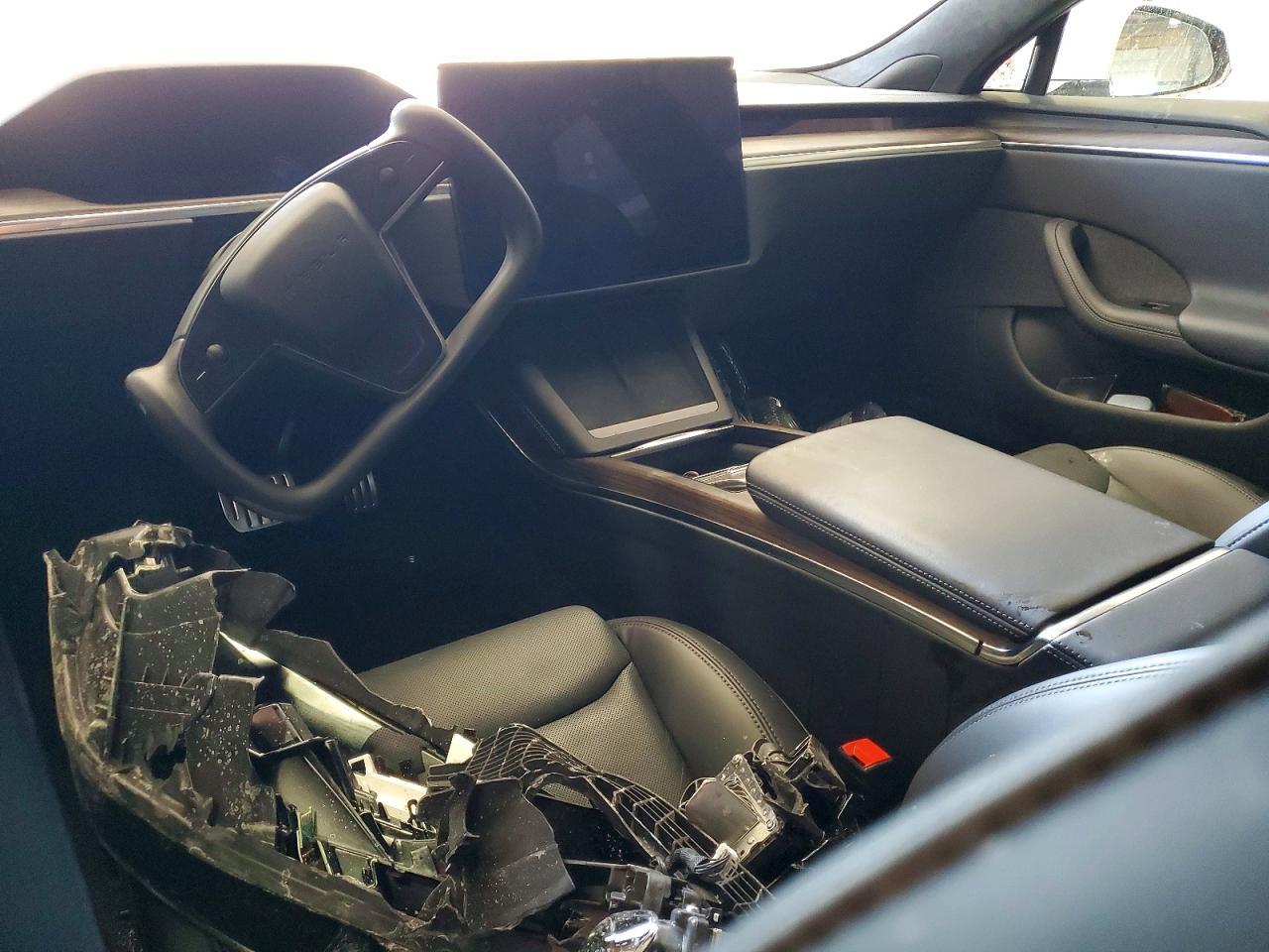 2022 Tesla Model S - Image 7