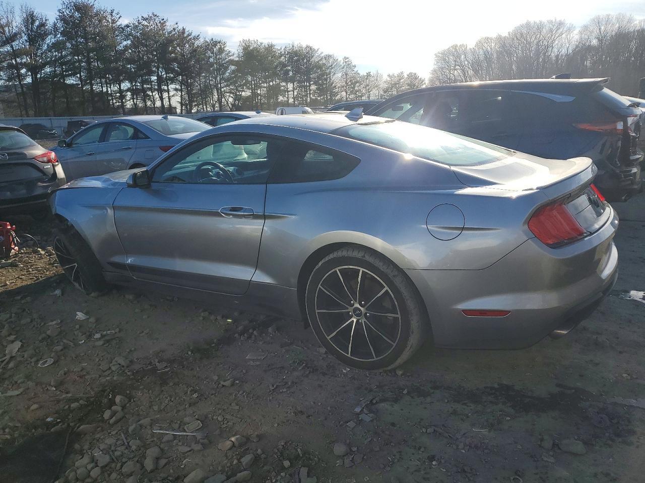 2020 Ford Mustang - Фото 2