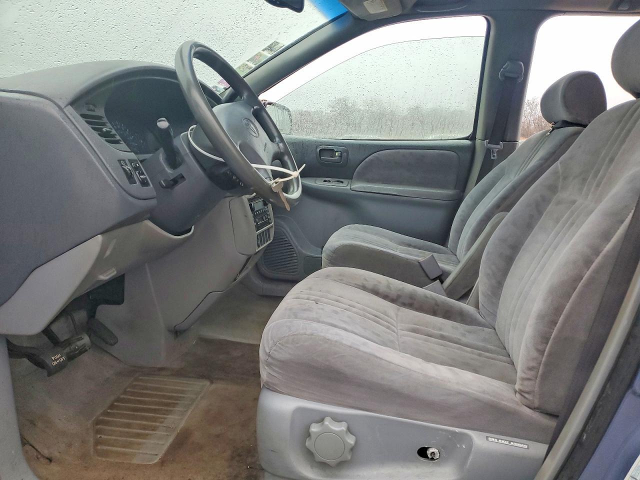 2002 Toyota Sienna Le - Image 7