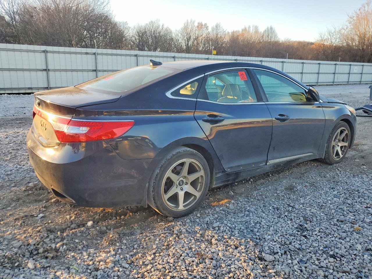 2013 Hyundai Azera - Image 3