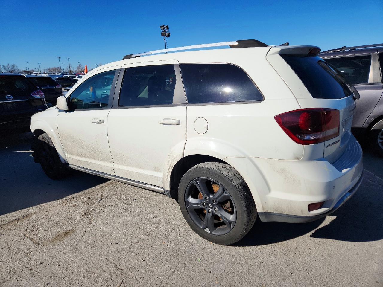 2020 Dodge Journey Crossroad - Фото 2