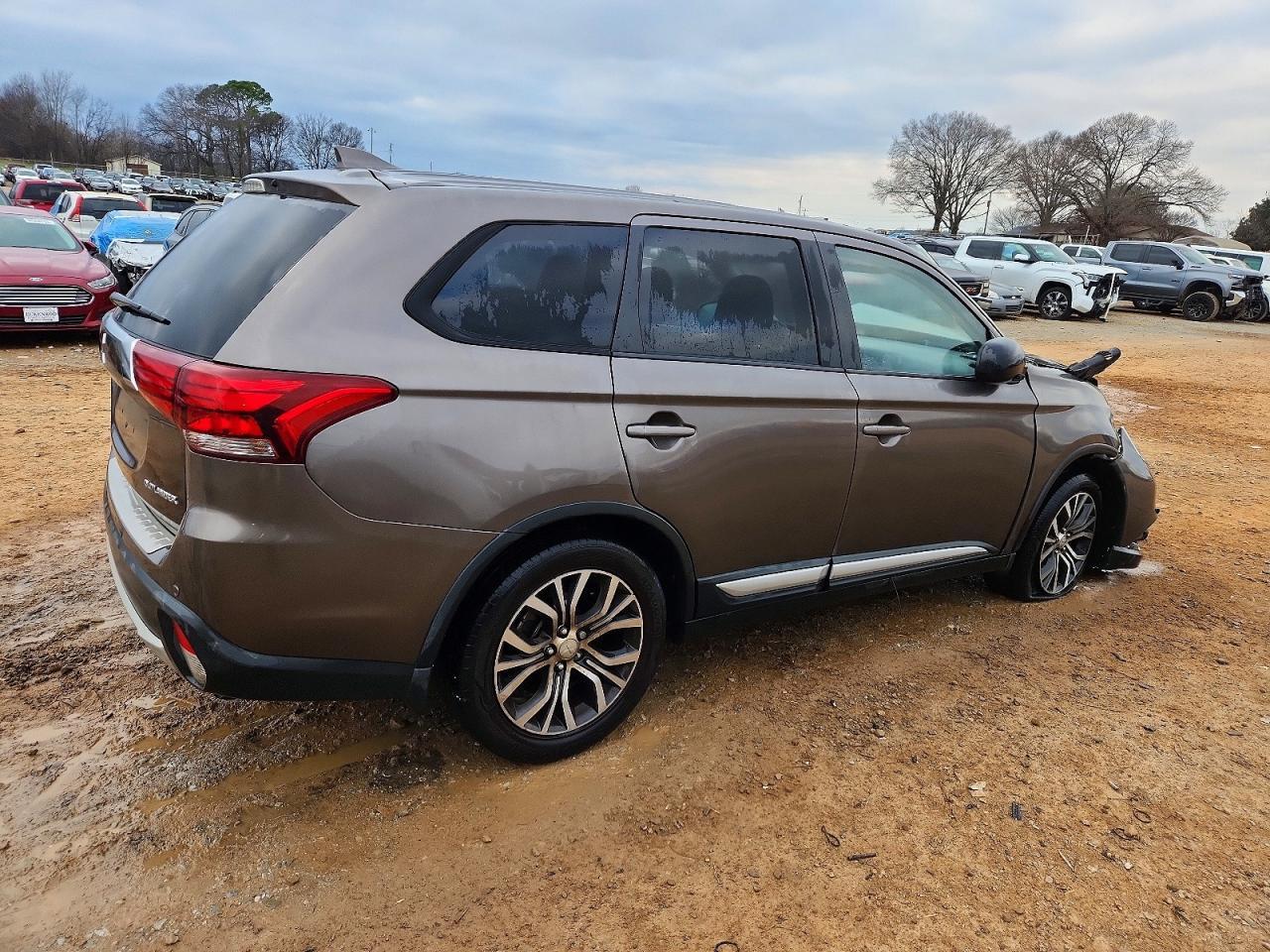 2018 Mitsubishi Outlander Es - Фото 3