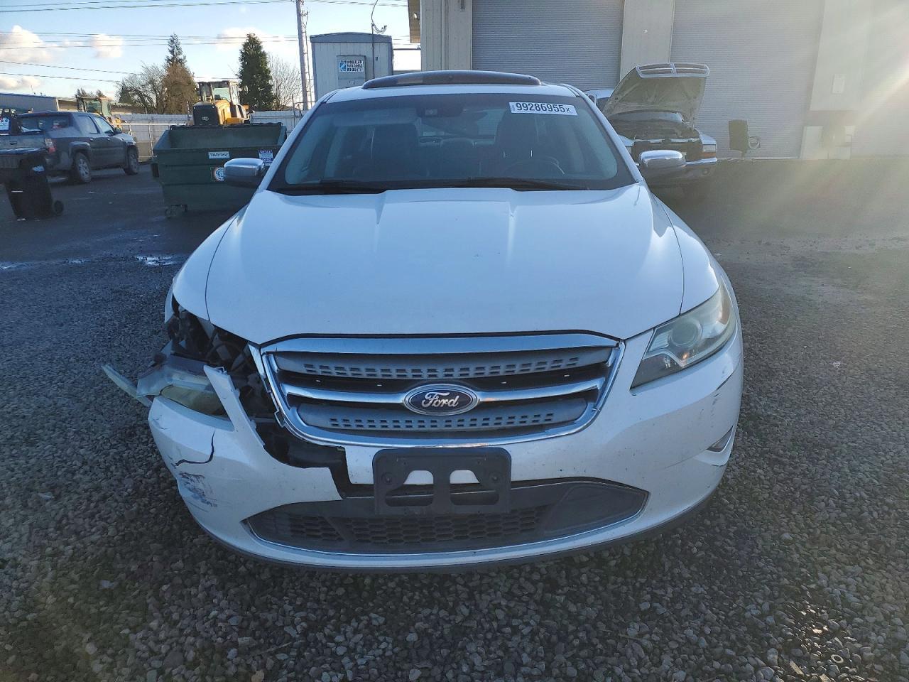 2011 Ford Taurus Limited - Image 5