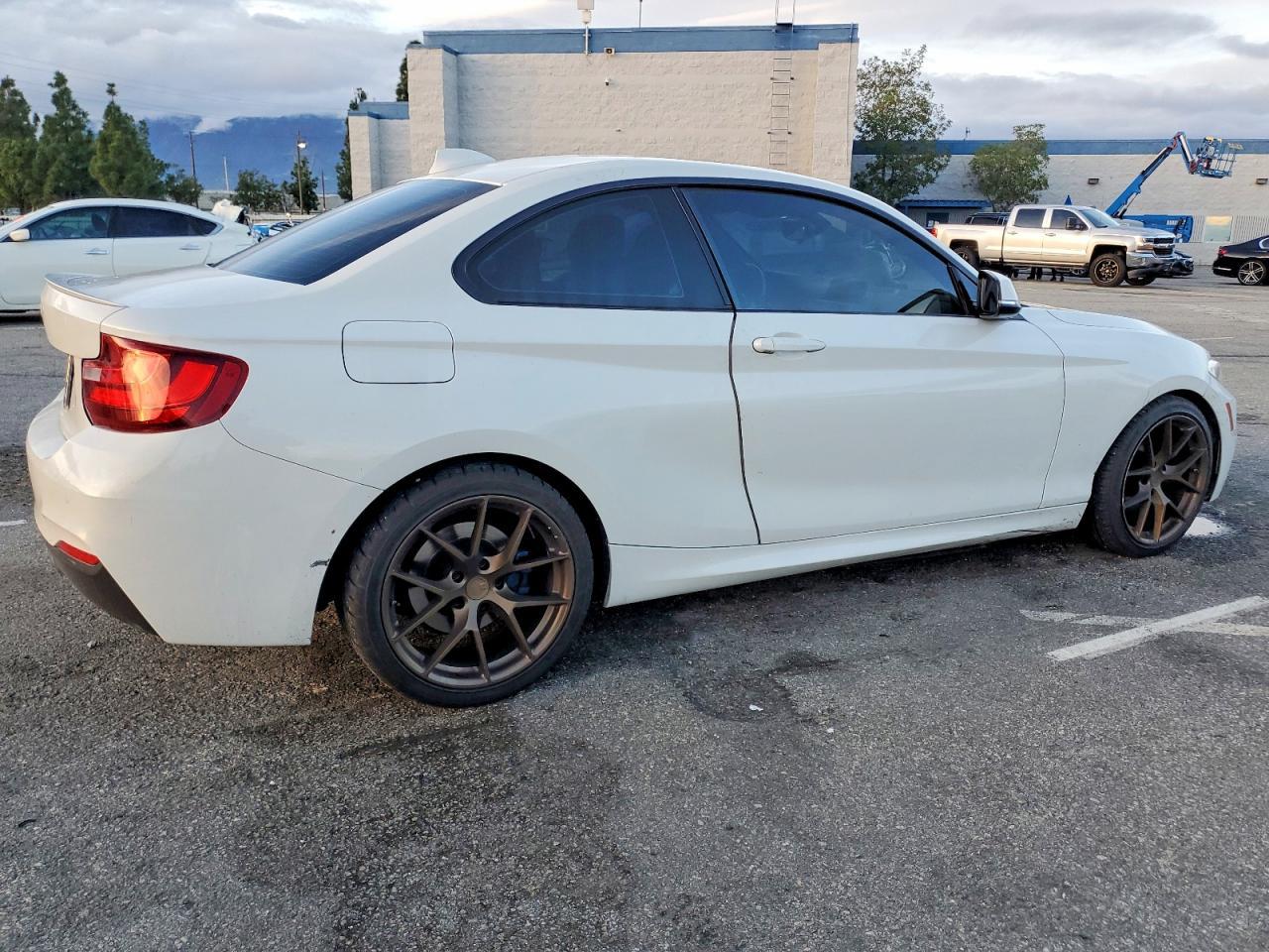 2016 BMW 228 I Sulev - Image 3