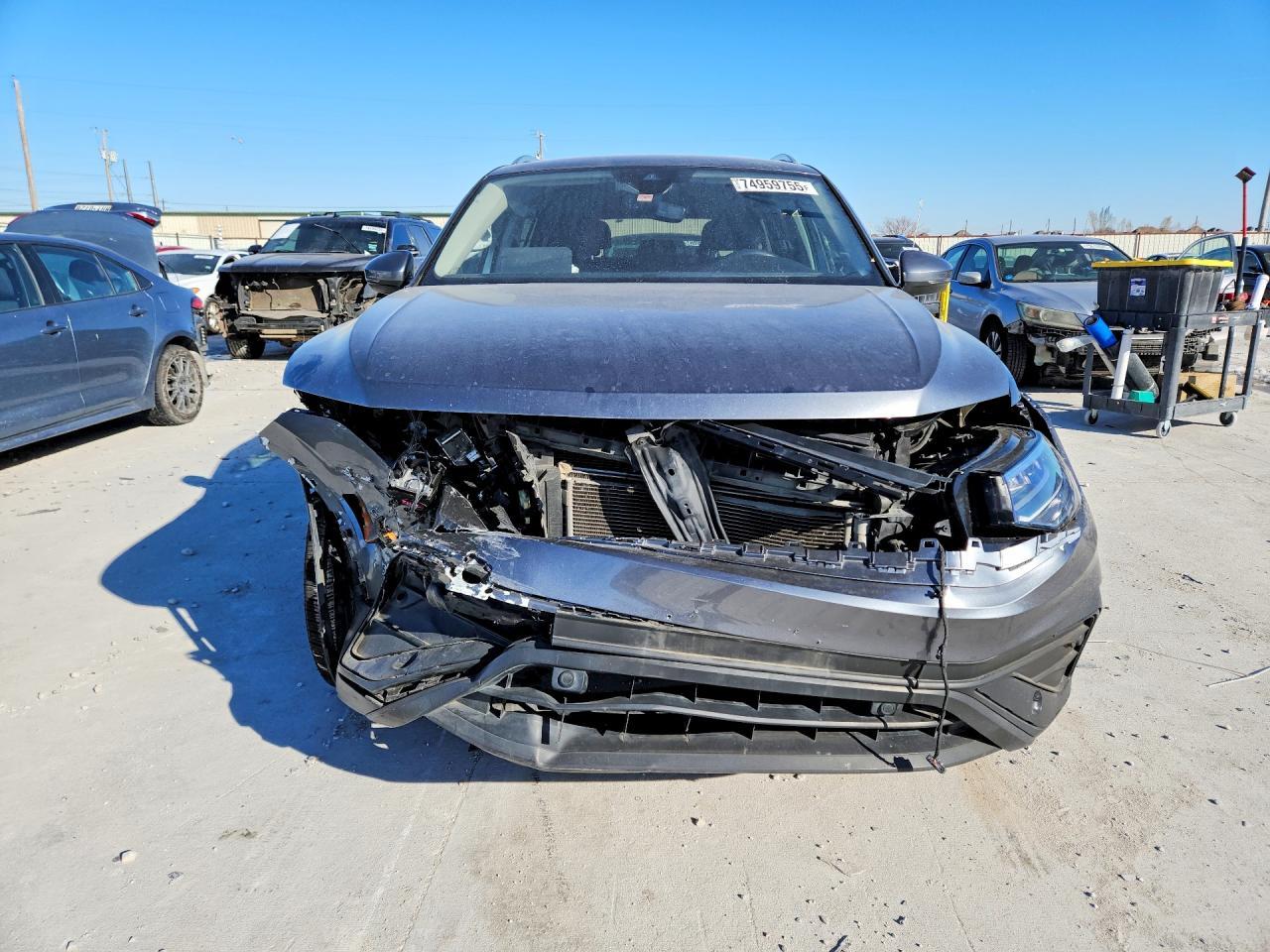 2022 Volkswagen Tiguan - Image 5