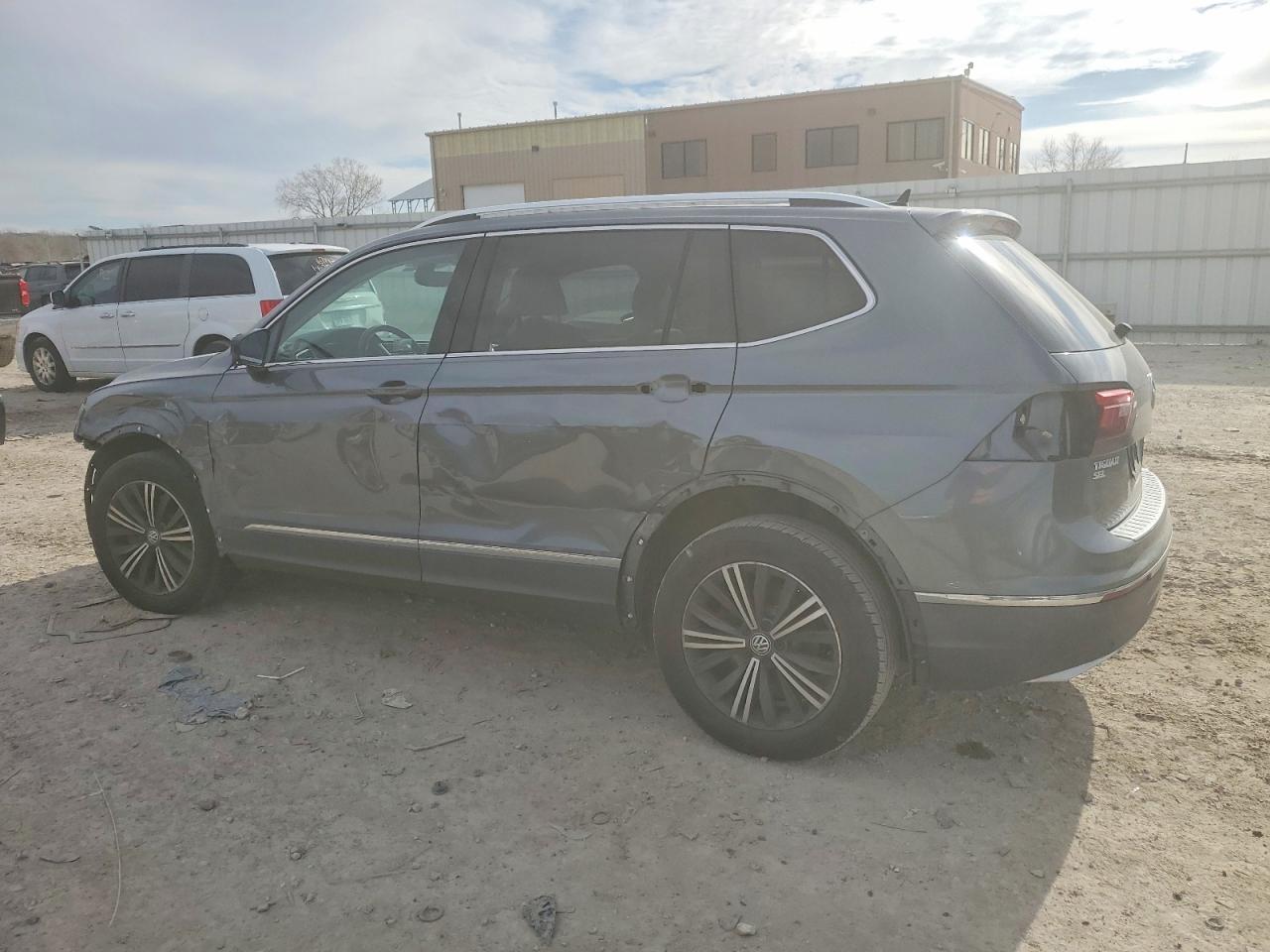 2019 Volkswagen Tiguan Se - Image 2