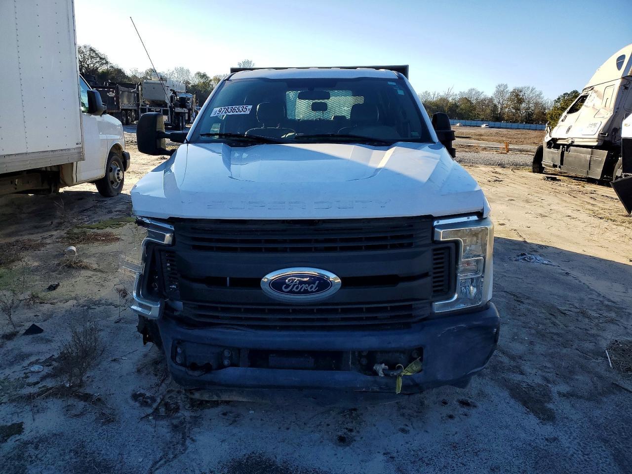 2018 Ford F250 Super Duty Dump Truck - Image 5