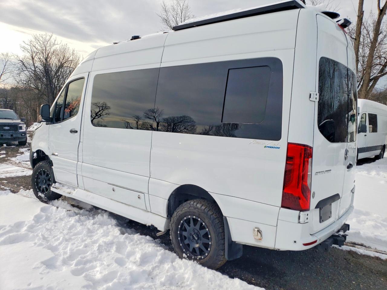 2022 Mercedes-Benz Sprinter 2500 - Фото 2