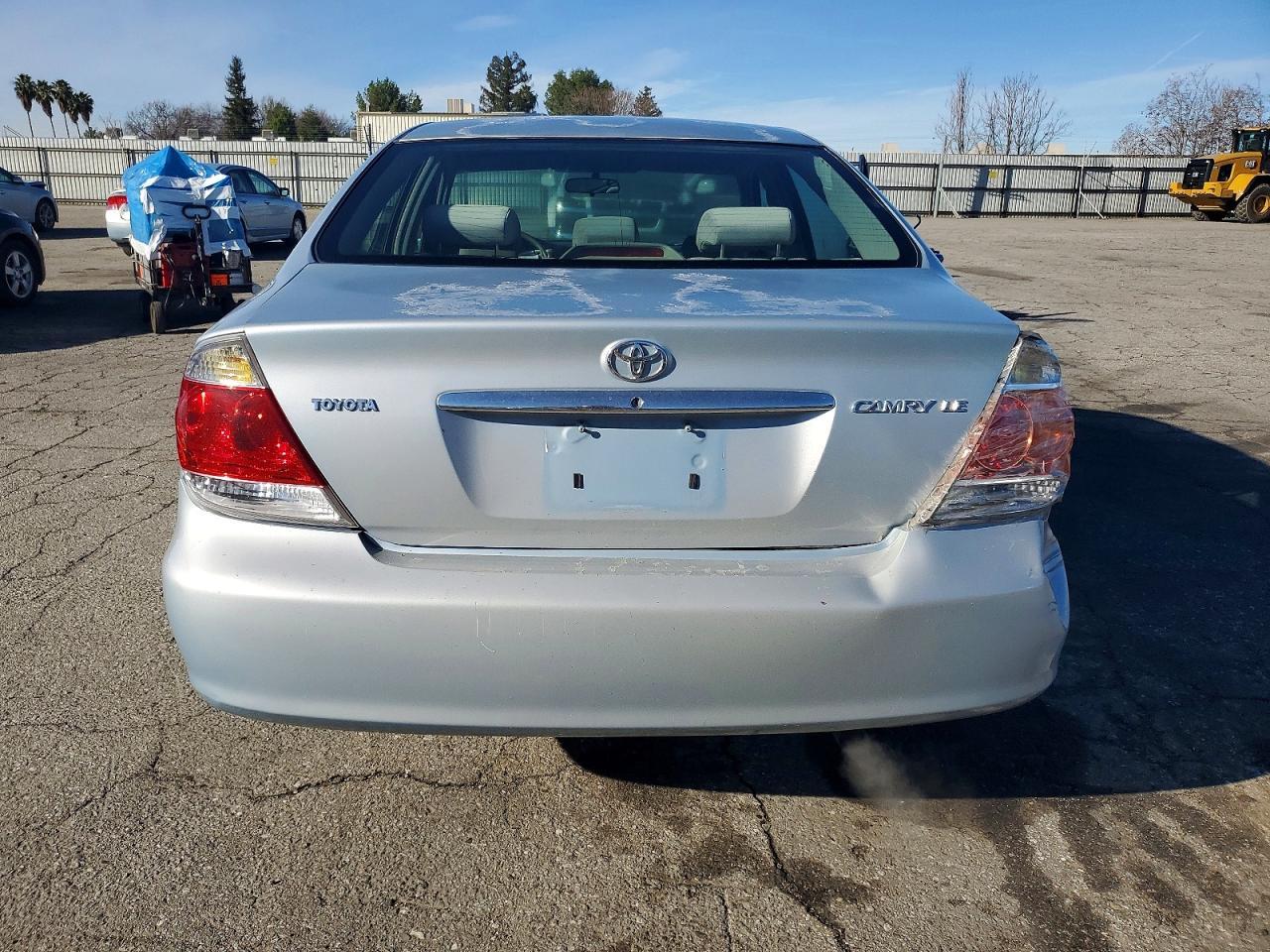 2006 Toyota Camry Le - Image 6