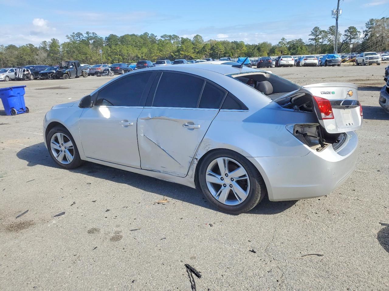 2014 Chev Cruze - Фото 2