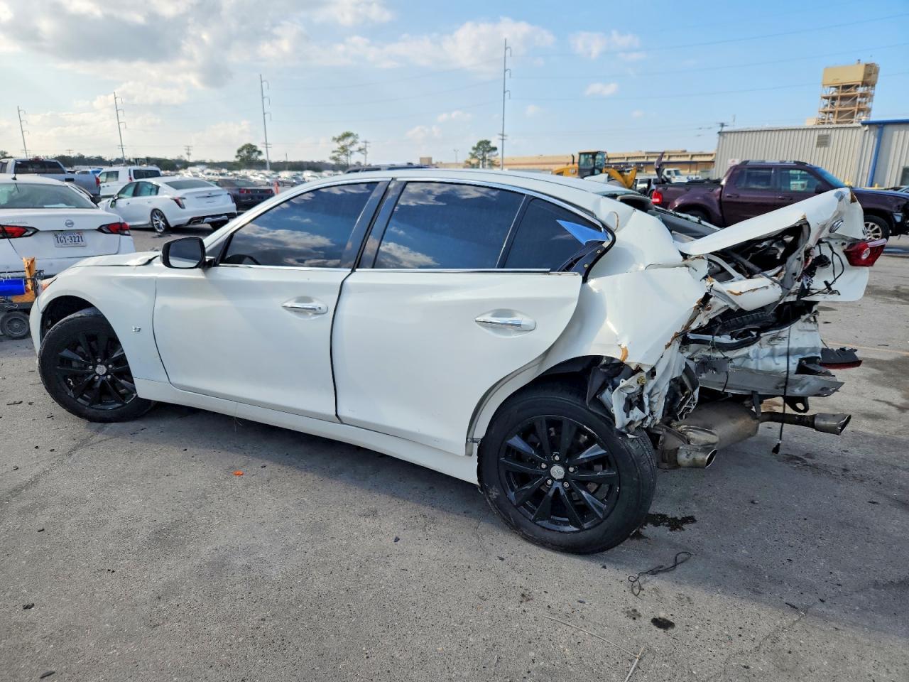 2015 Infiniti Q50 Base - Фото 2
