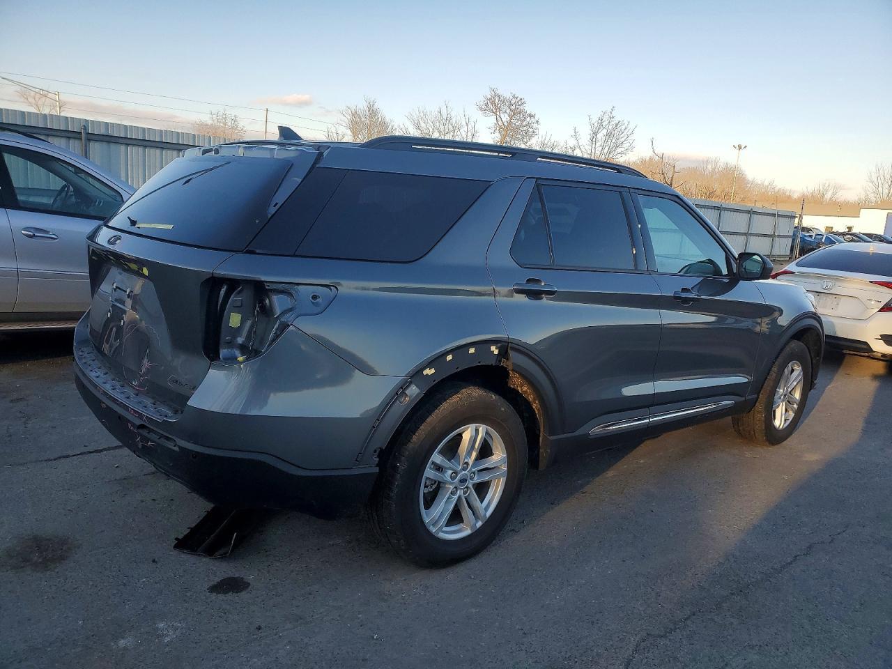 2024 Ford Explorer Xlt - Фото 3