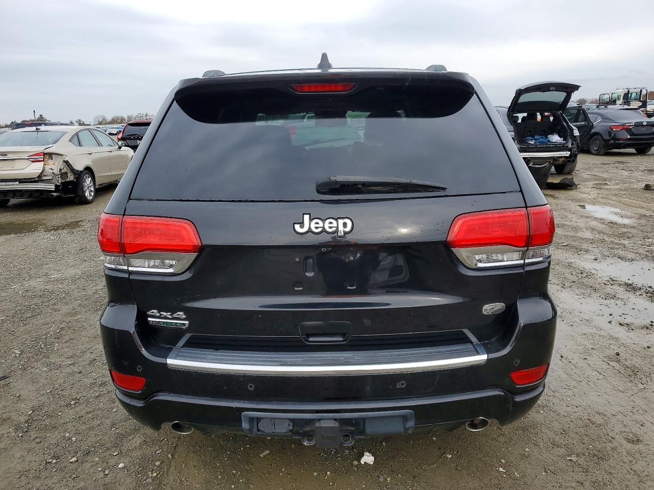 2014 Jeep Grand Cherokee Overland - Image 6