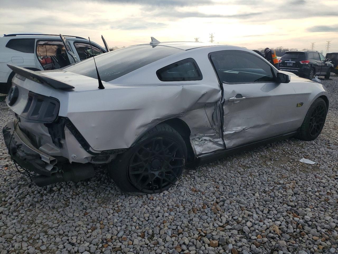 2012 Ford Mustang Gt - Image 3