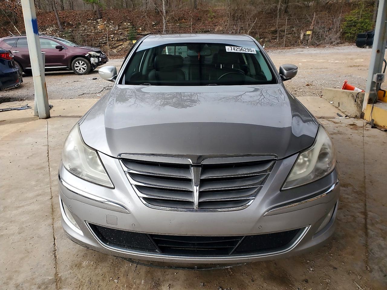 2012 Hyundai Genesis 3.8L - Фото 5