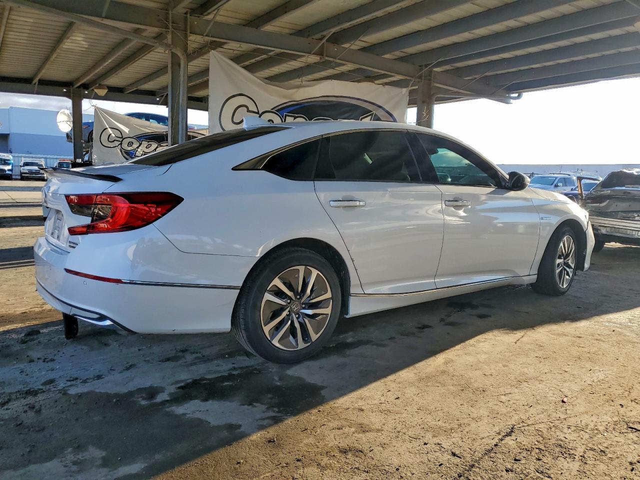 2020 Honda Accord Touring Hybrid - Image 3
