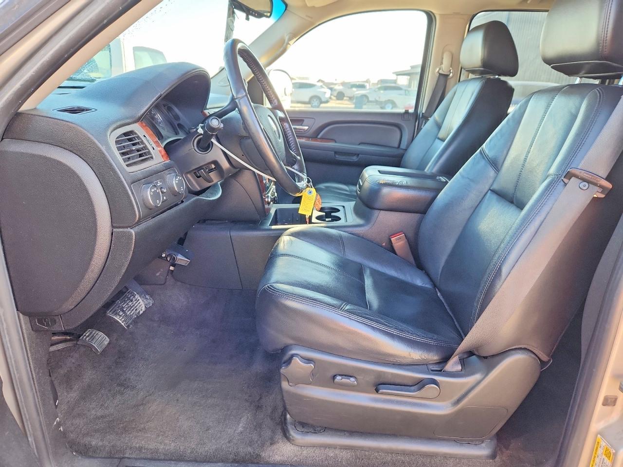 2009 Chevrolet Suburban K1500 Lt - Image 7