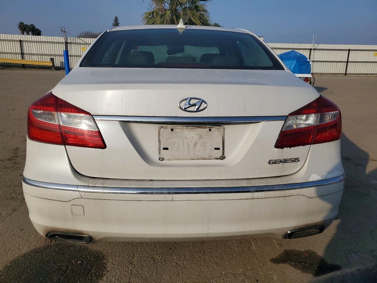 2013 Hyundai Genesis 3.8L - Image 6