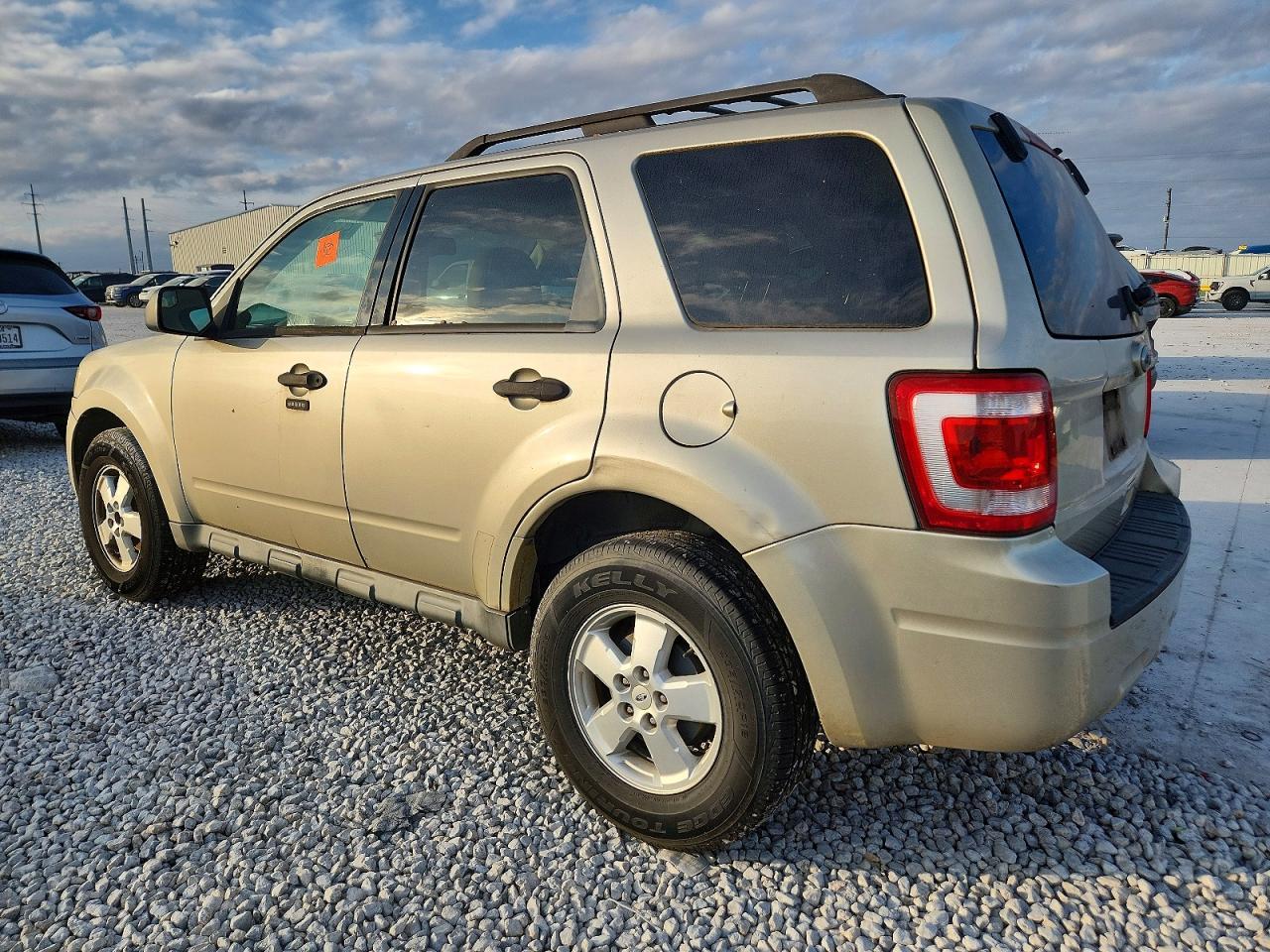 2010 Ford Escape Xlt - Фото 2