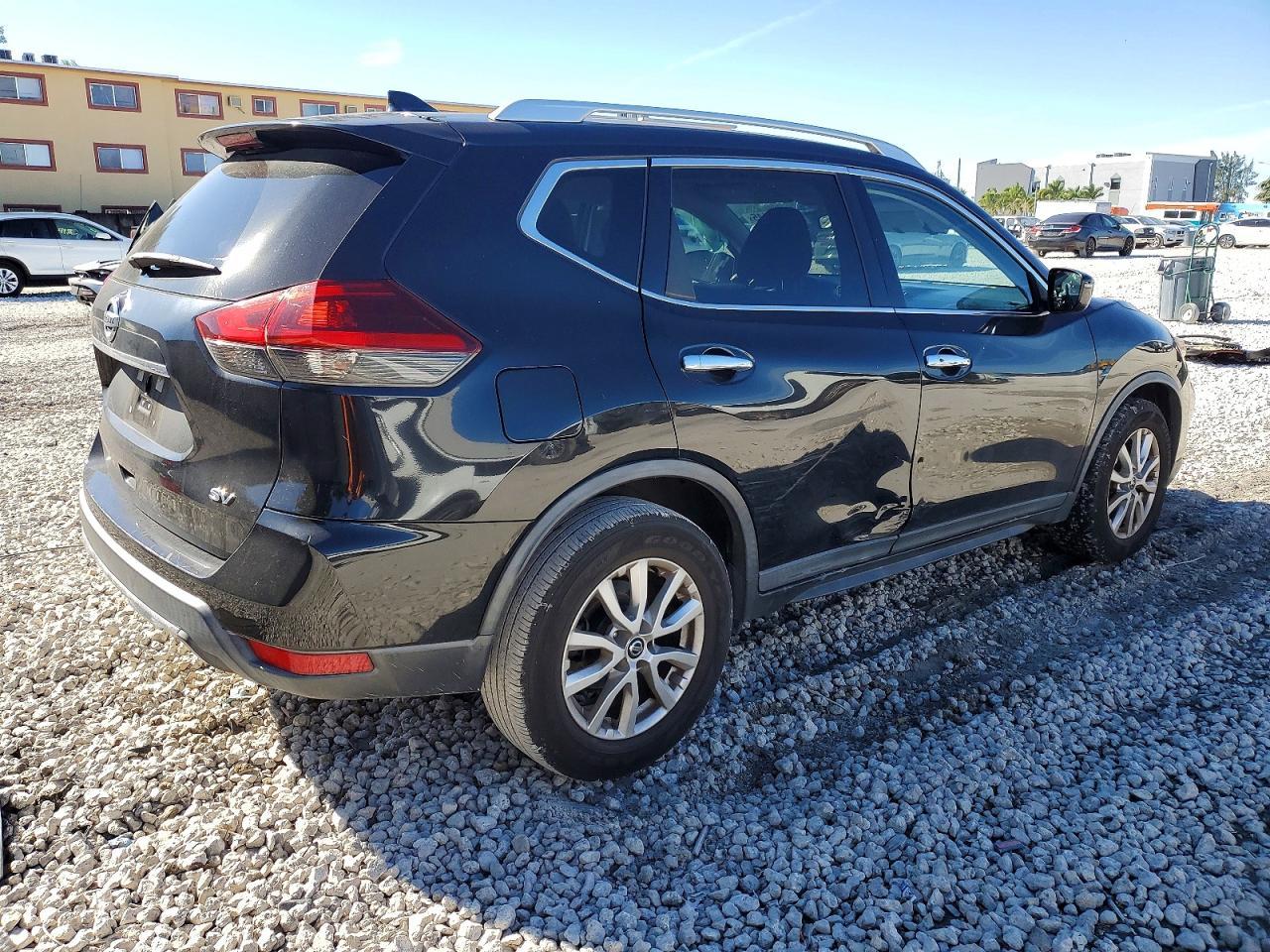 2018 Nissan Rogue S - Image 3