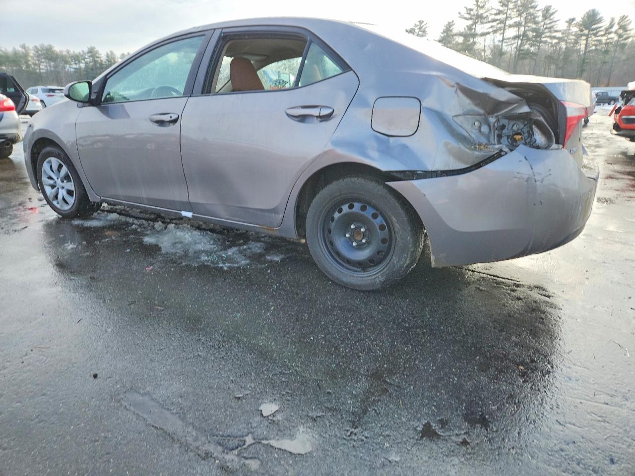 2014 Toyota Corolla Le - Фото 2