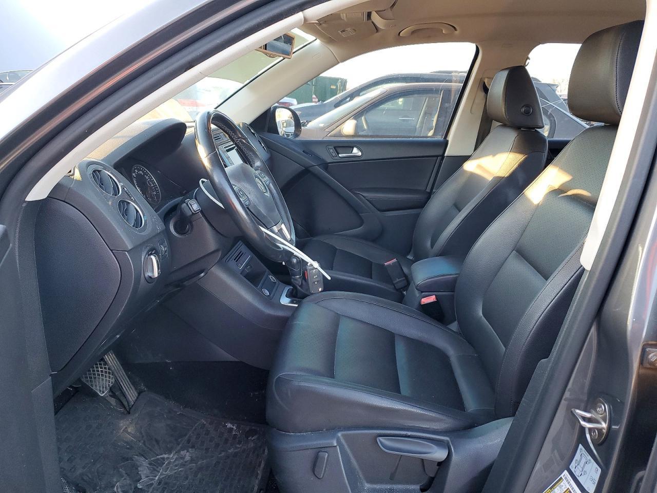 2016 Volkswagen Tiguan S - Фото 7