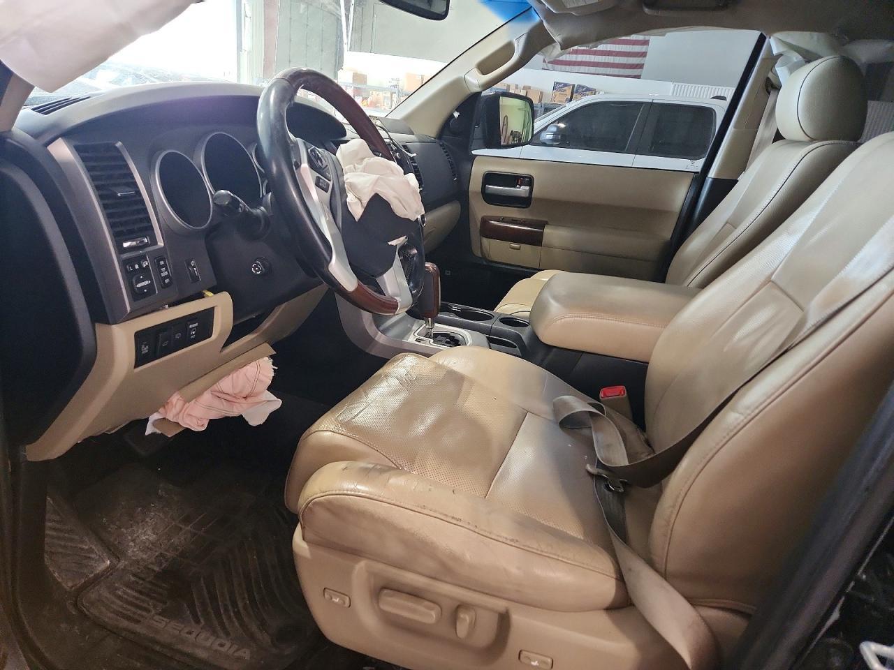 2016 Toyota Sequoia Platinum - Фото 7