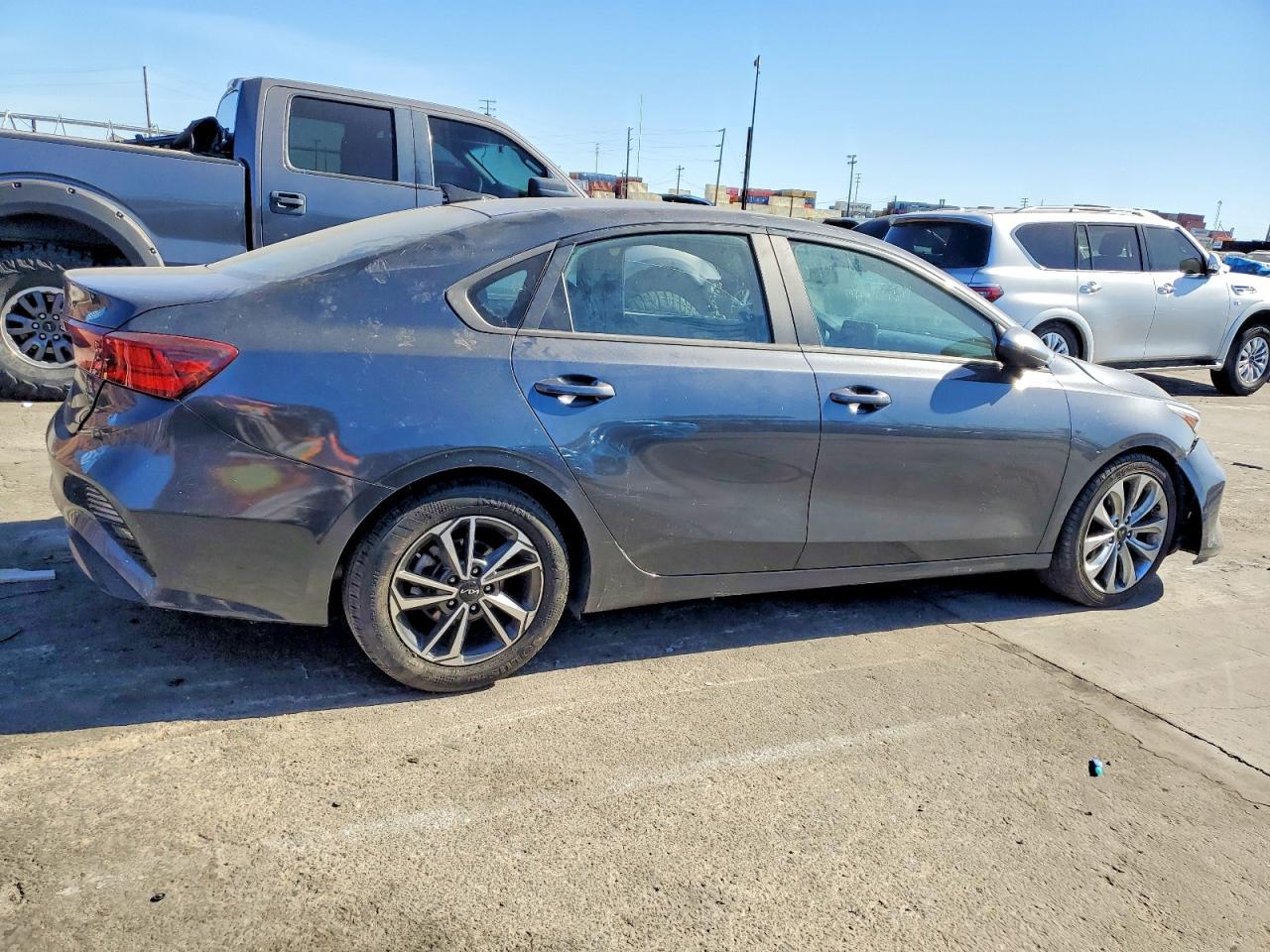 2023 Kia Forte Lxs - Фото 3