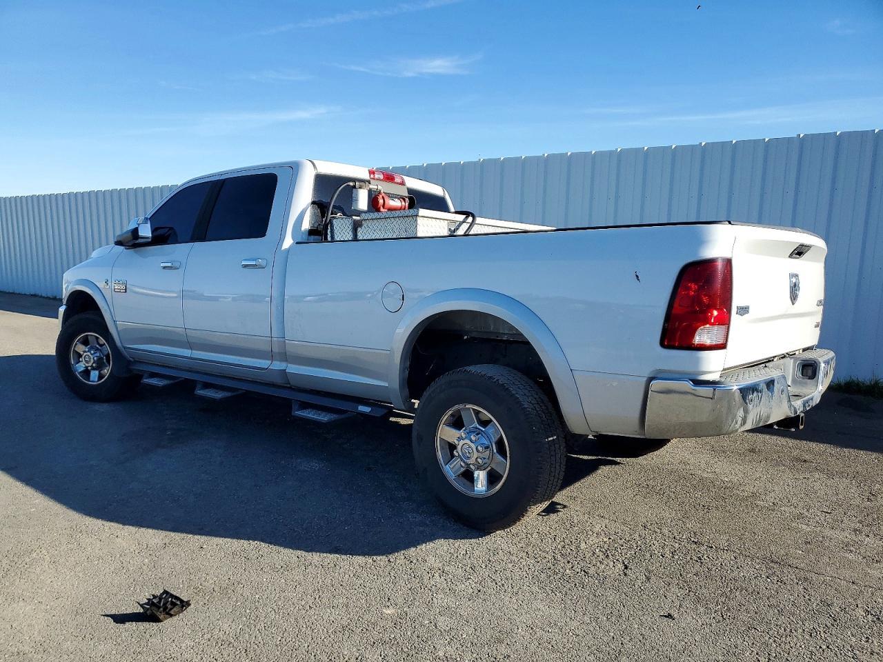 2012 Dodge Ram 3500 Laramie - Фото 2