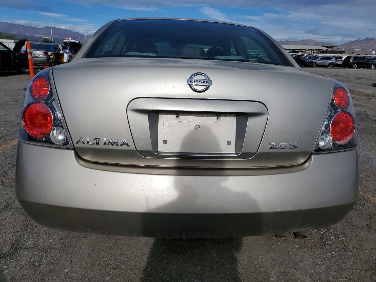 2006 Niss Altima S - Image 6