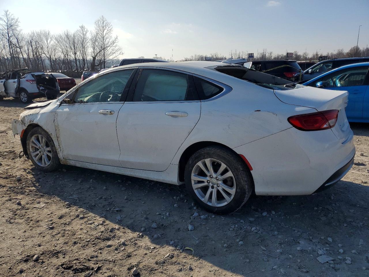 2016 Chrysler 200 Limited - Фото 2