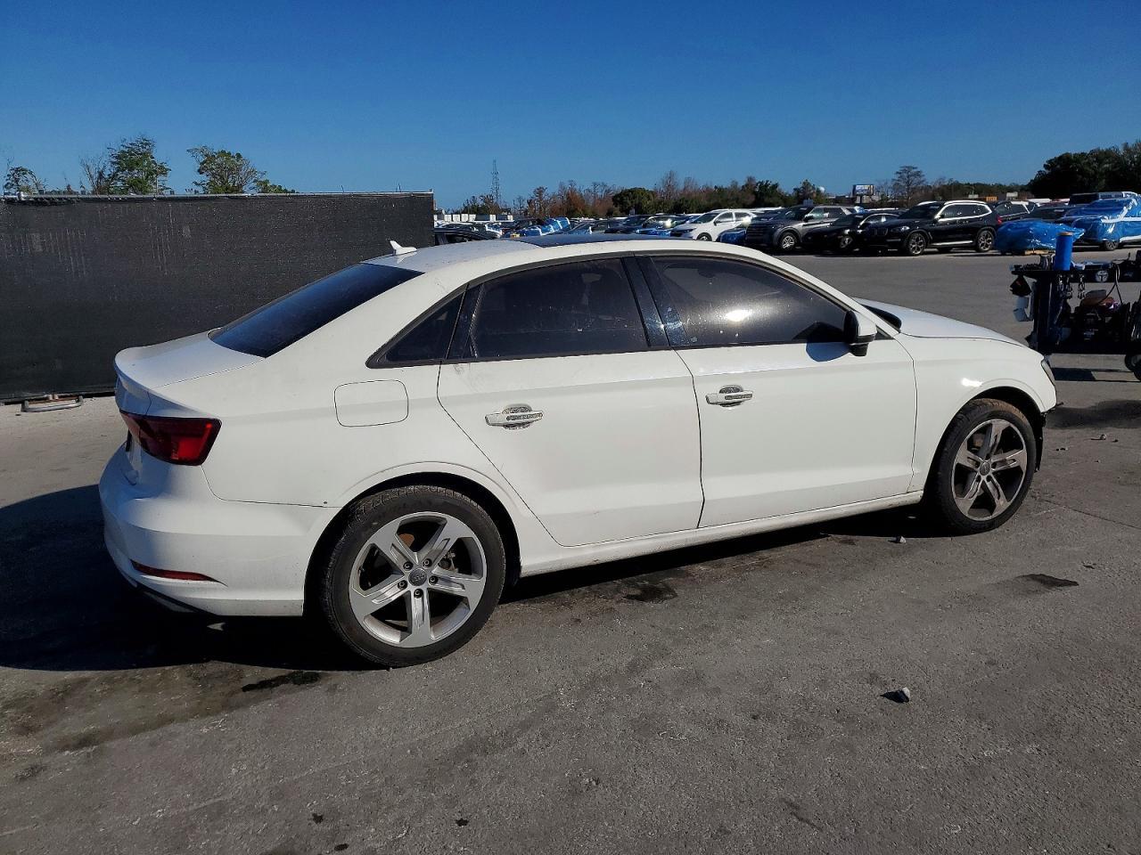 2018 Audi A3 Premium - Фото 3