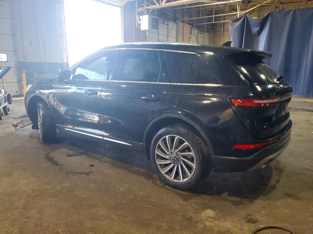 2023 Lincoln Corsair Reserve - Фото 2