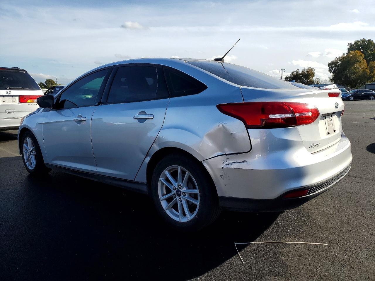 2015 Ford Focus Se - Image 2