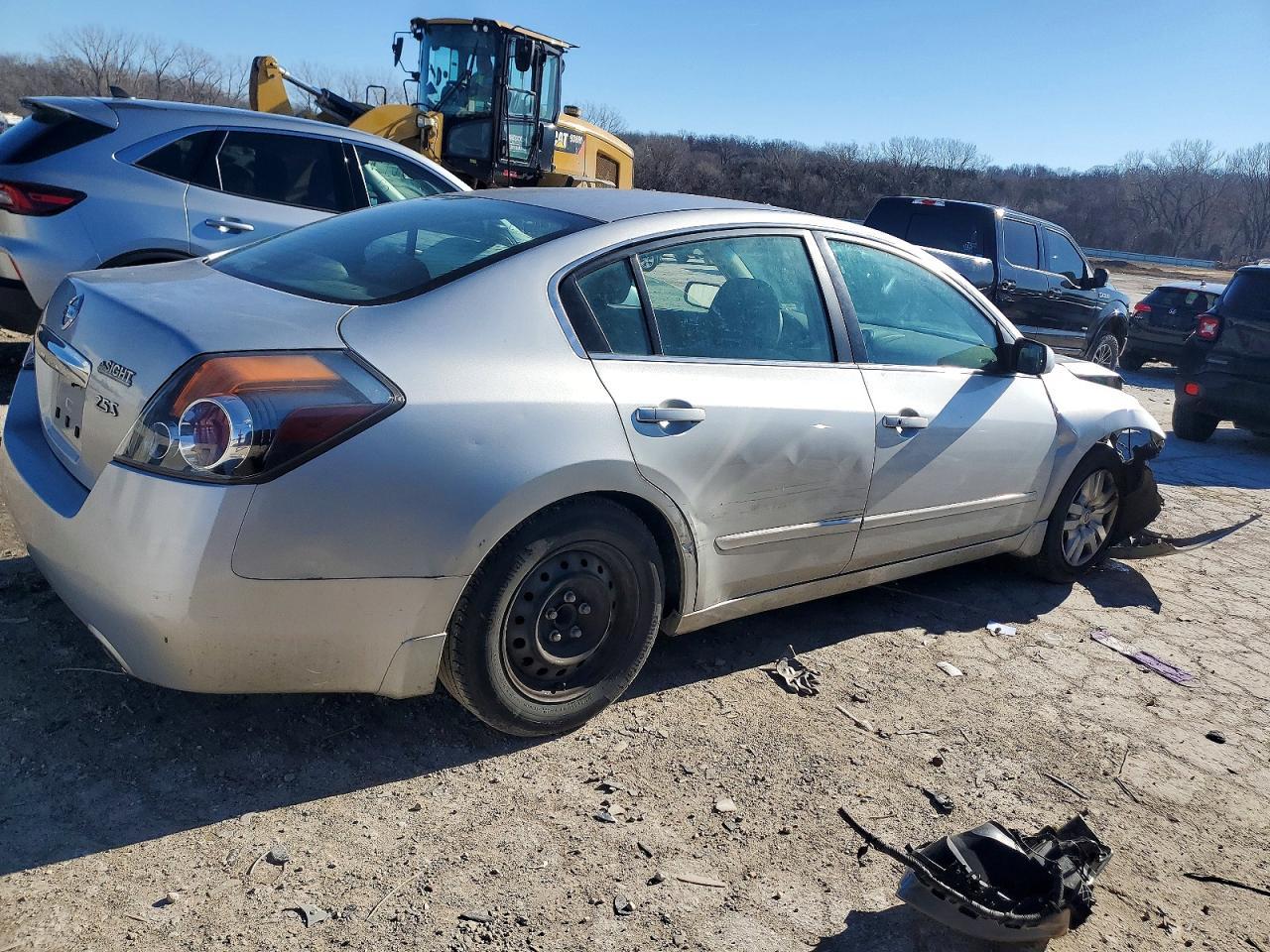 2010 Nissan Altima Base - Фото 3