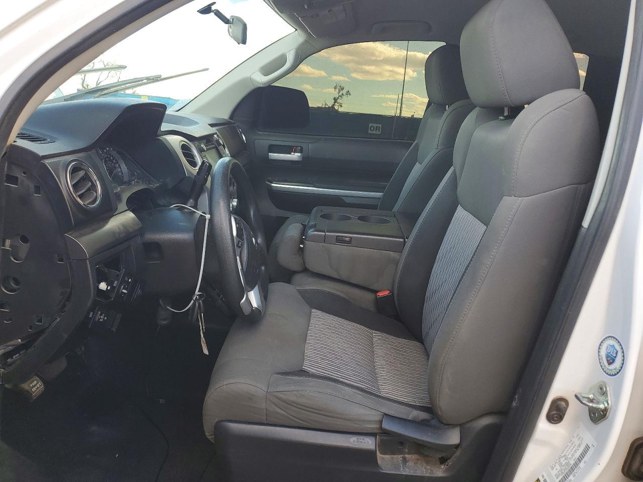 2017 Toyota Tundra Sr5 - Image 7