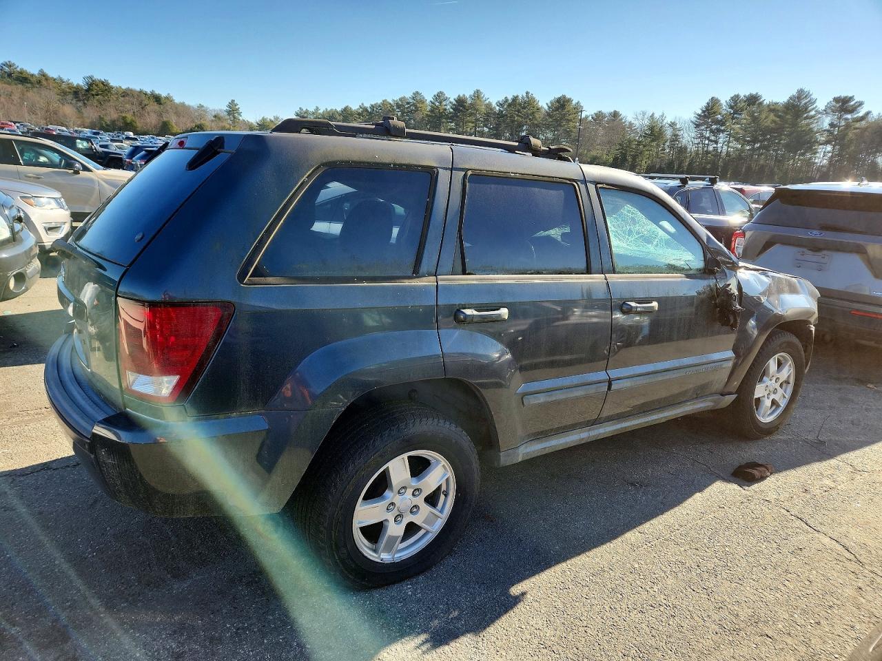 2007 Jeep Grand Cherokee Laredo - Image 3