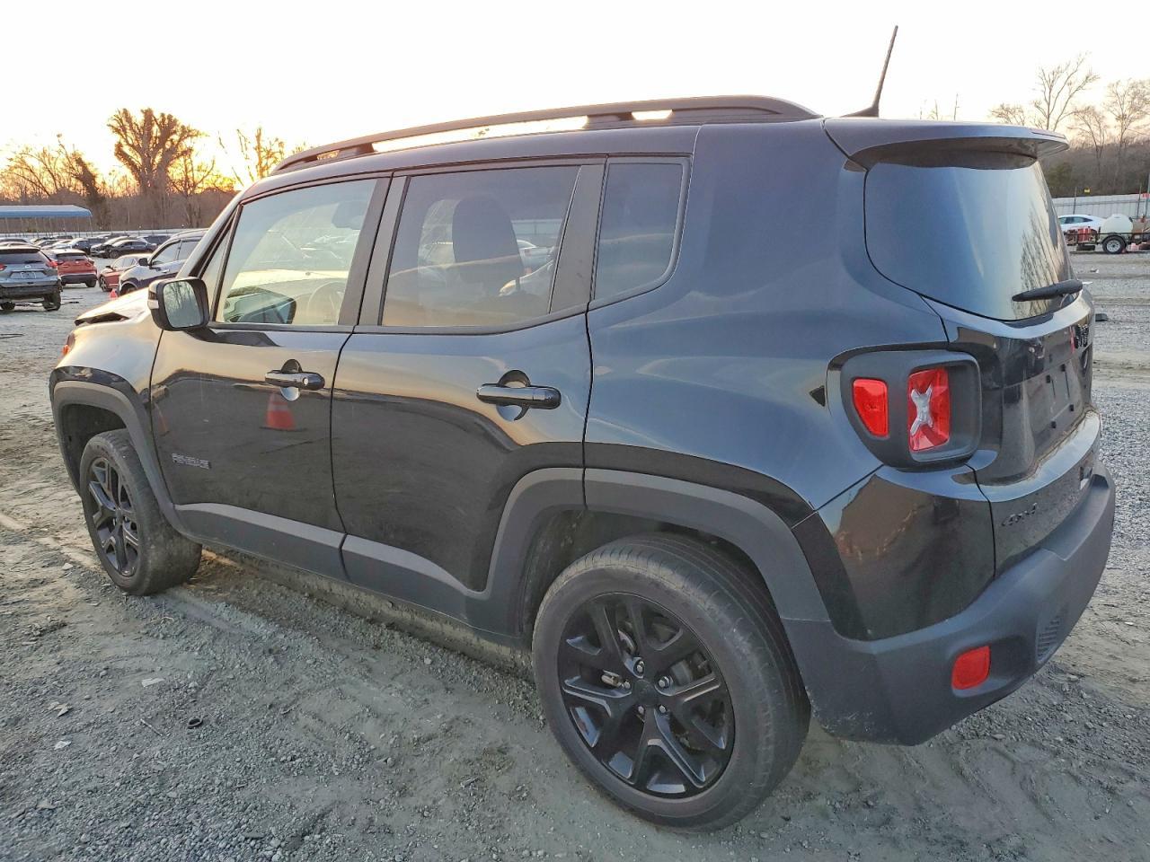 2023 Jeep Renegade Altitude - Фото 2
