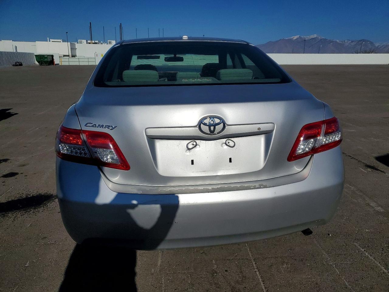 2011 Toyota Camry Base - Фото 6